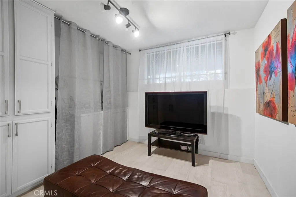 Additional image 43 of 9901 Independence Avenue Unit D, Chatsworth, CA 91311