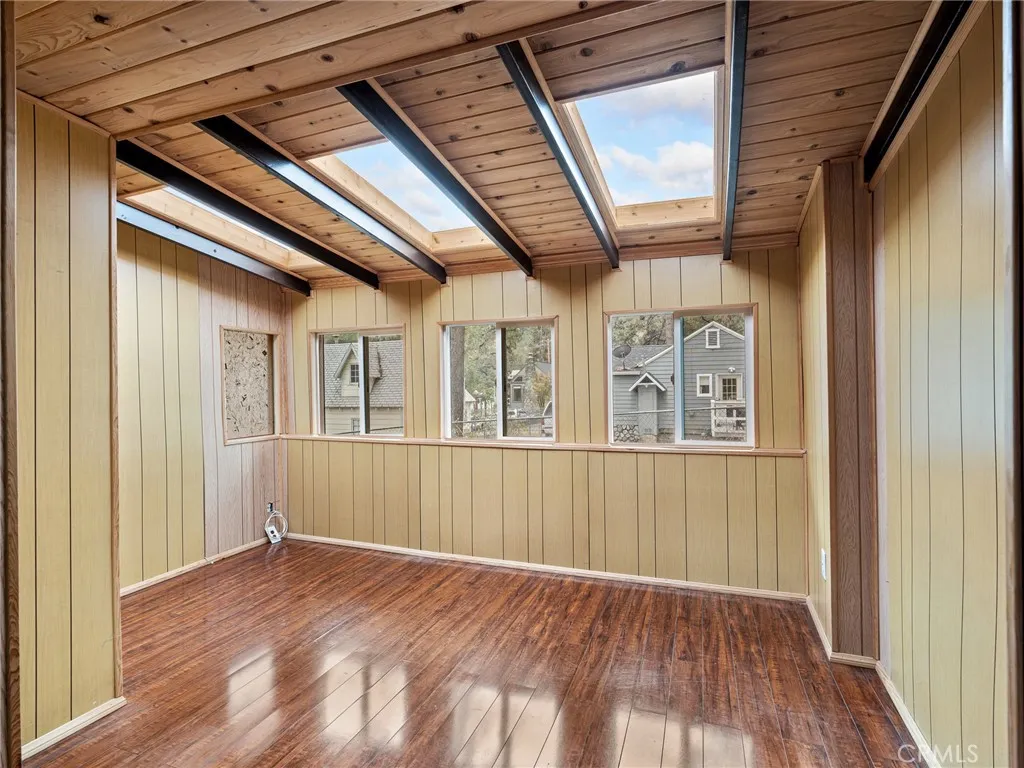 Additional image 11 of 1725 Linnet Rd, Wrightwood, CA 92397