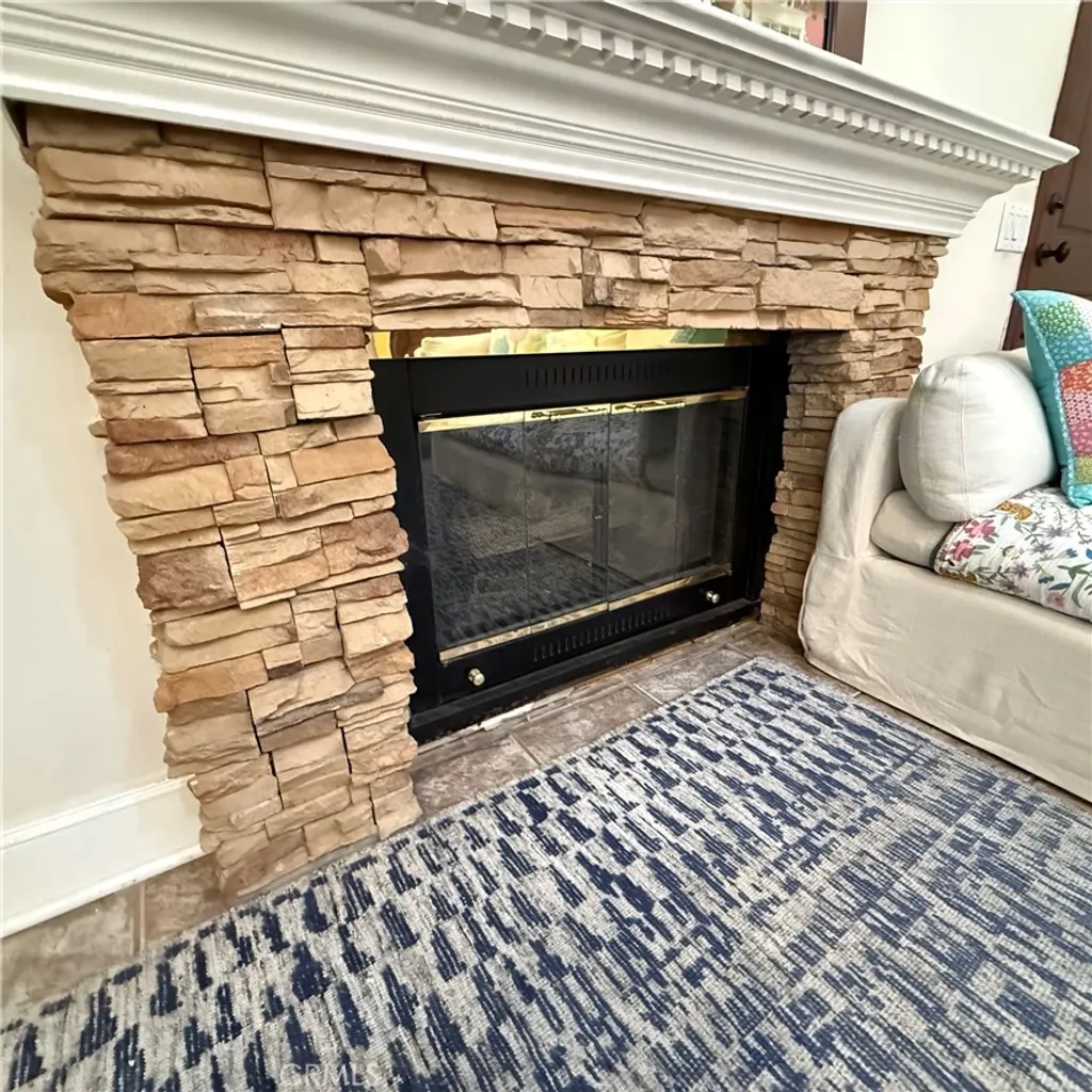 Additional image 3 of 25225 Avenida Dorena, Newhall, CA 91321