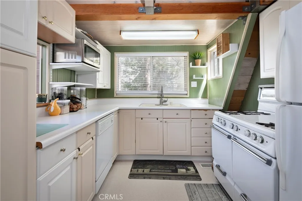 Additional image 11 of 27874 Matterhorn Drive, Lake Arrowhead, CA 92352