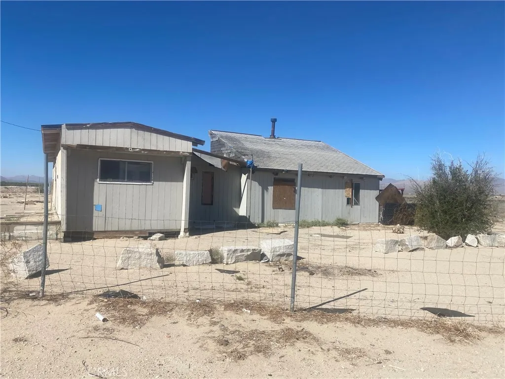 Additional image 2 of 36350 Rodeo Rd, Lucerne Valley, CA 92356