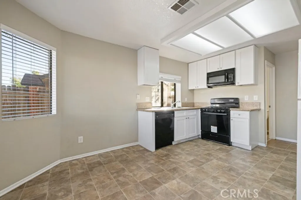 Additional image 7 of 523 E Kettering St, Lancaster, CA 93535