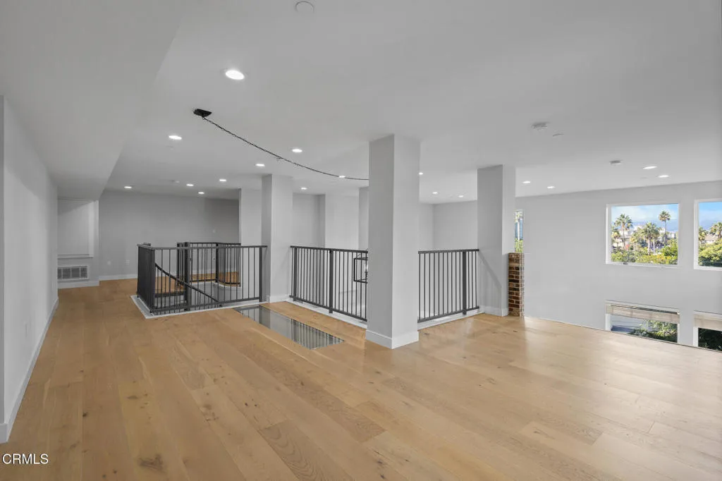 Additional image 5 of 1901 Victoria Avenue Unit 204, Oxnard, CA 93035