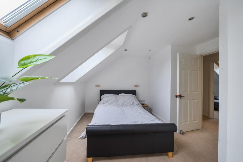 Additional image 4 of Roundwood Lane Harpenden AL5