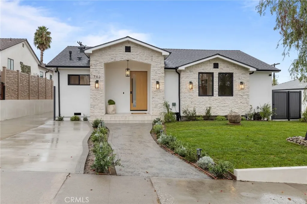 Additional image 2 of 742 Groton Dr, Burbank, CA 91504