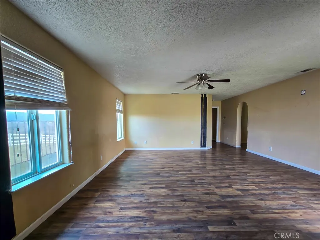 Additional image 69 of 10282 Farmington St, Oak Hills, CA 92344