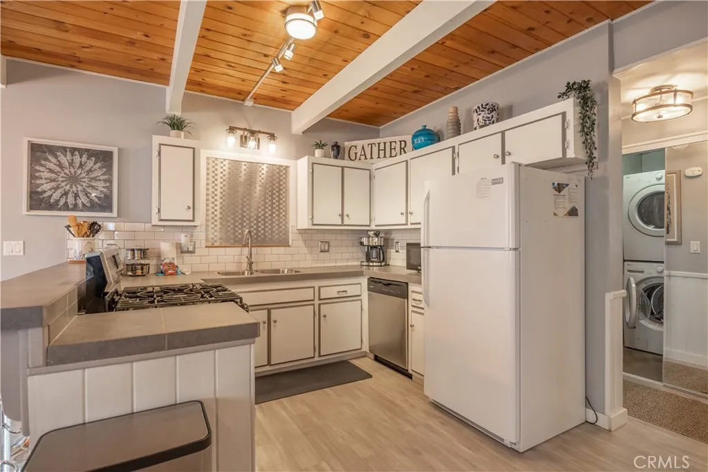 Additional image 11 of 1037 Sequoia Dr, Big Bear City, CA 92314