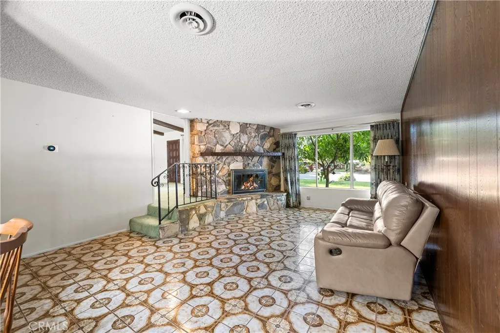 Additional image 20 of 24422 Valley St, Newhall, CA 91321