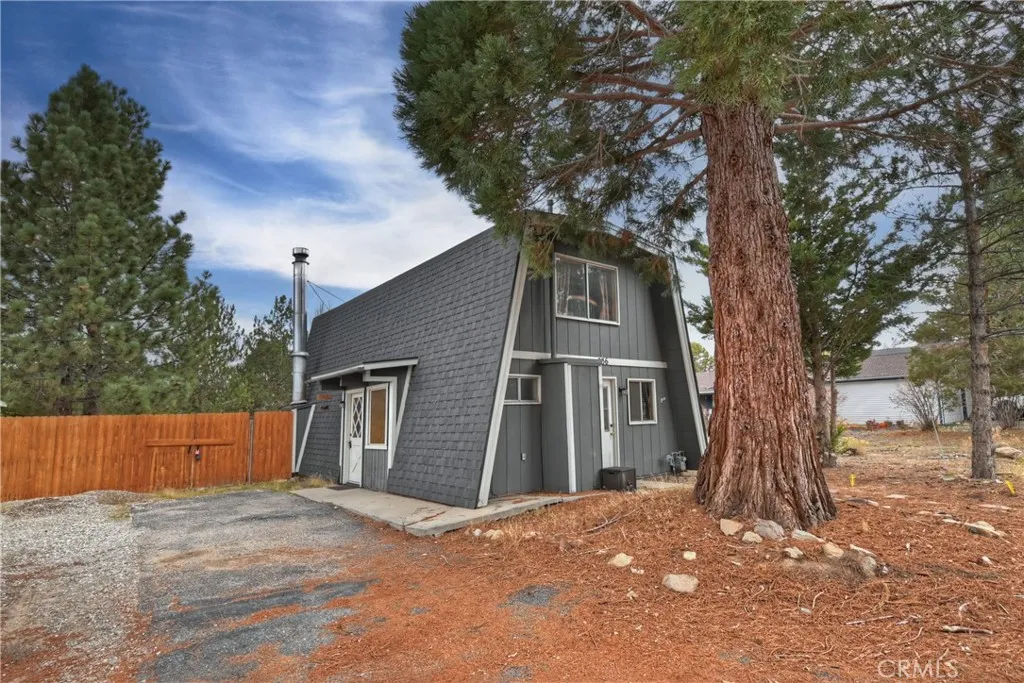 Additional image 43 of 236 E Cinderella Dr, Big Bear City, CA 92314