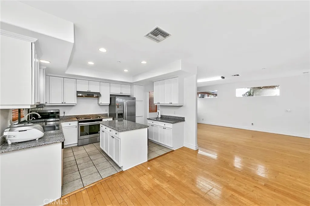 Additional image 5 of 24005 Los Codona, Torrance, CA 90505