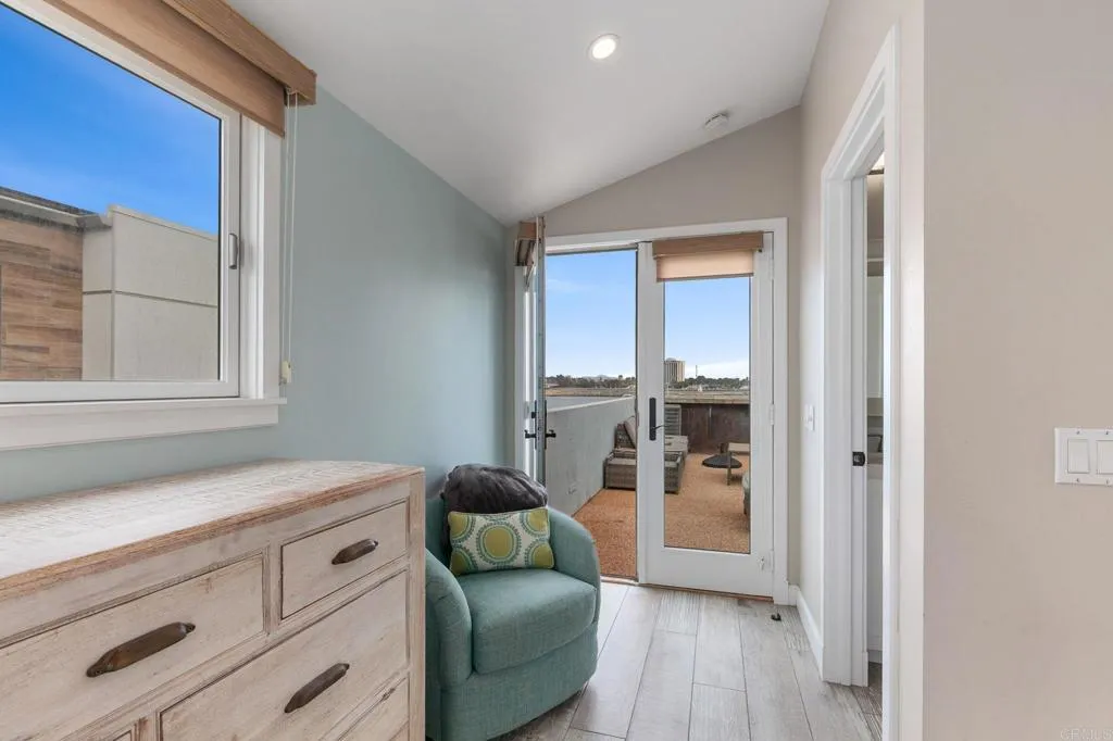 Additional image 93 of 2812 Bayside Walk, San Diego, CA 92109