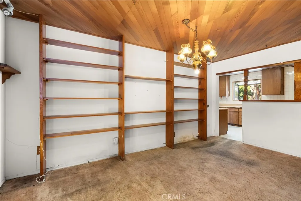 Additional image 11 of 18928 Victory Boulevard, Tarzana, CA 91335