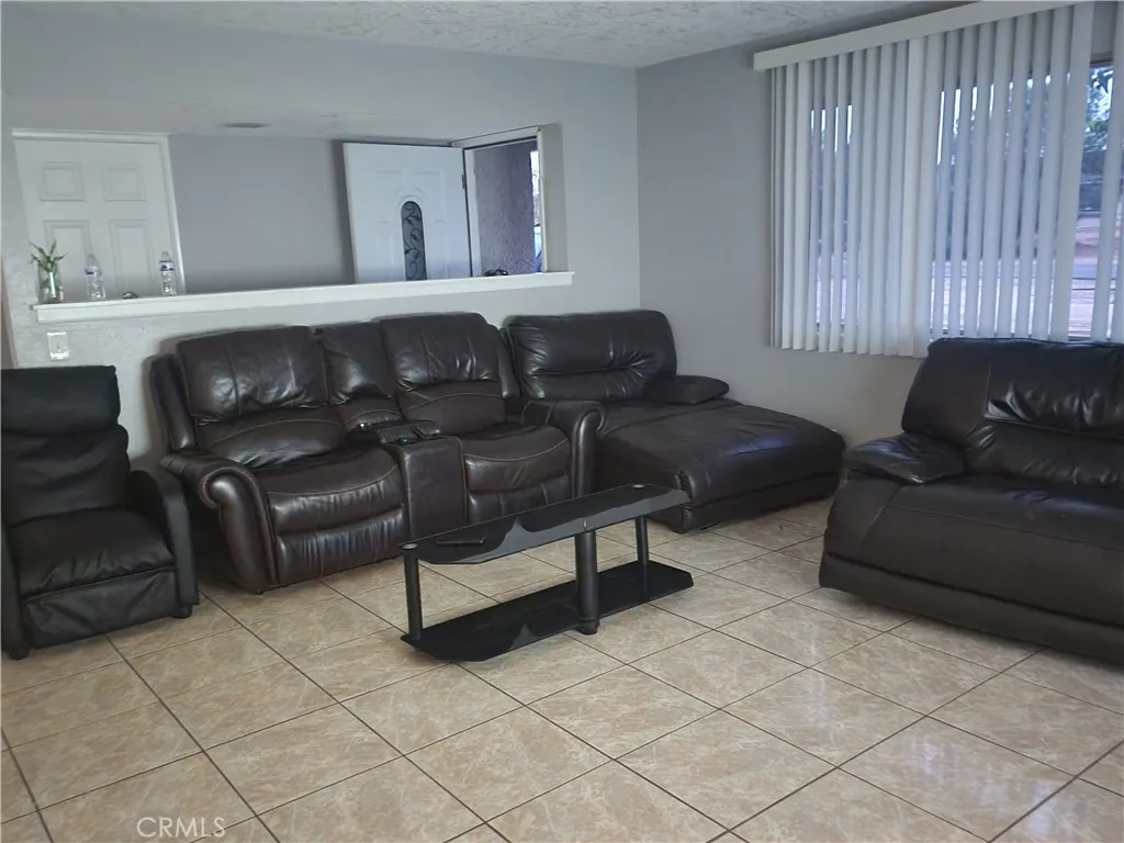 Additional image 15 of 21815 Goshute Avenue, Apple Valley, CA 92307