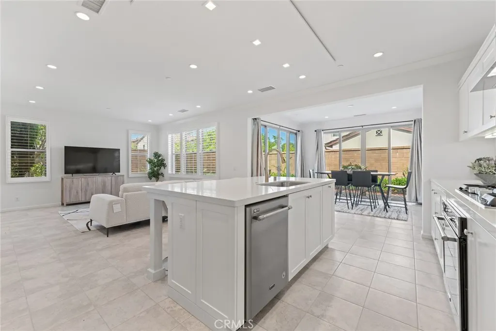 Additional image 5 of 87 Darby, Irvine, CA 92620