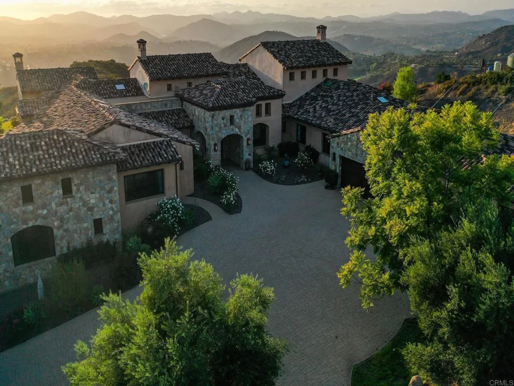 Property image for 18000 Sunset Point Road, Poway, CA 92064