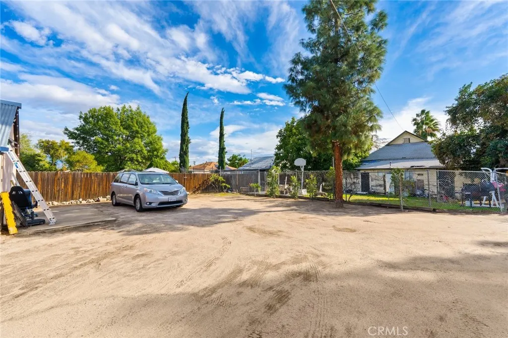 Additional image 80 of 352 E 16th St, San Bernardino, CA 92404