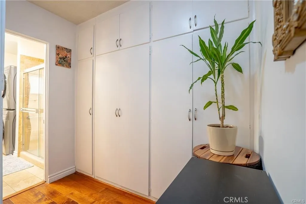 Additional image 16 of 446 S St Andrews Pl, Los Angeles, CA 90020