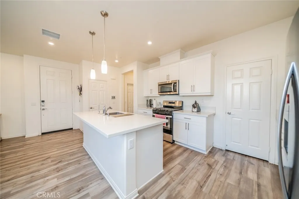 Additional image 14 of 214 Bonita Lane, Rialto, CA 92376