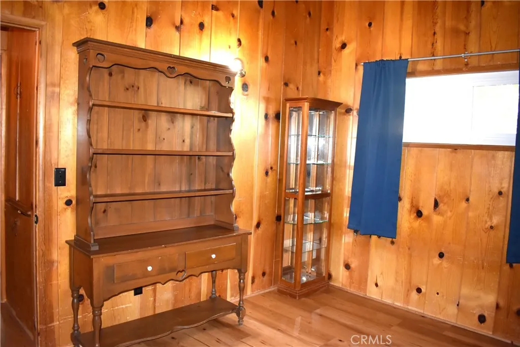 Additional image 10 of 863 Edna St, Wrightwood, CA 92397