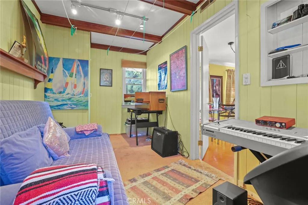 Additional image 69 of 15719 Vose Street, Lake Balboa, CA 91406