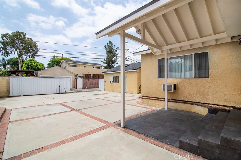 Additional image 52 of 19324 Victory Boulevard, Reseda, CA 91335