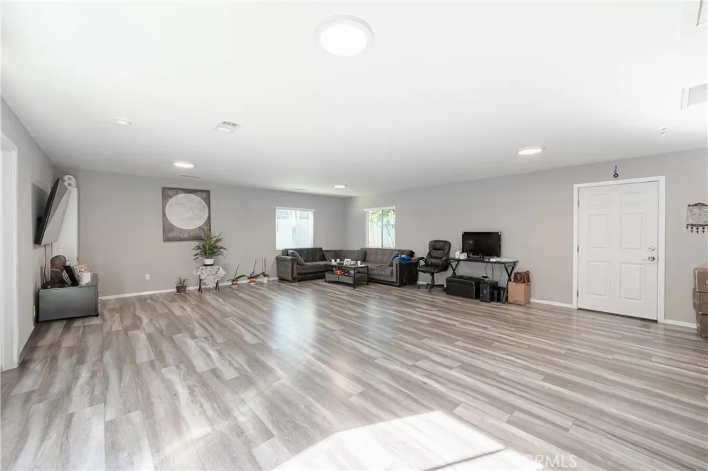 Additional image 47 of 16038 Hartland Street, Van Nuys, CA 91406