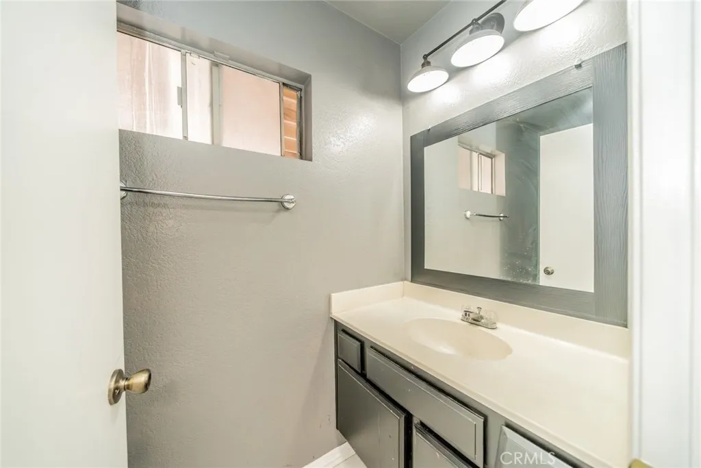 Additional image 4 of 11327 Oakwood Dr, Fontana, CA 92337