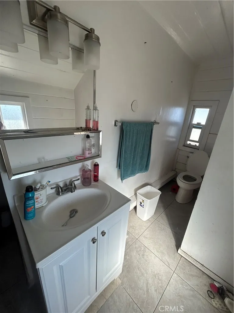 Additional image 91 of 467 W G Street, Colton, CA 92324