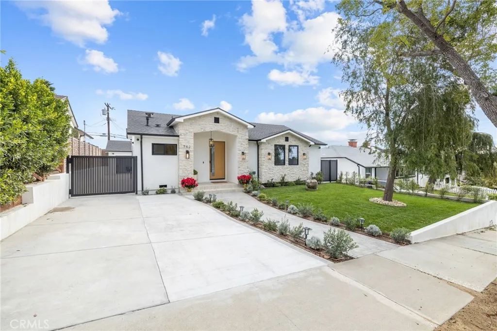 Additional image 43 of 742 Groton Dr, Burbank, CA 91504