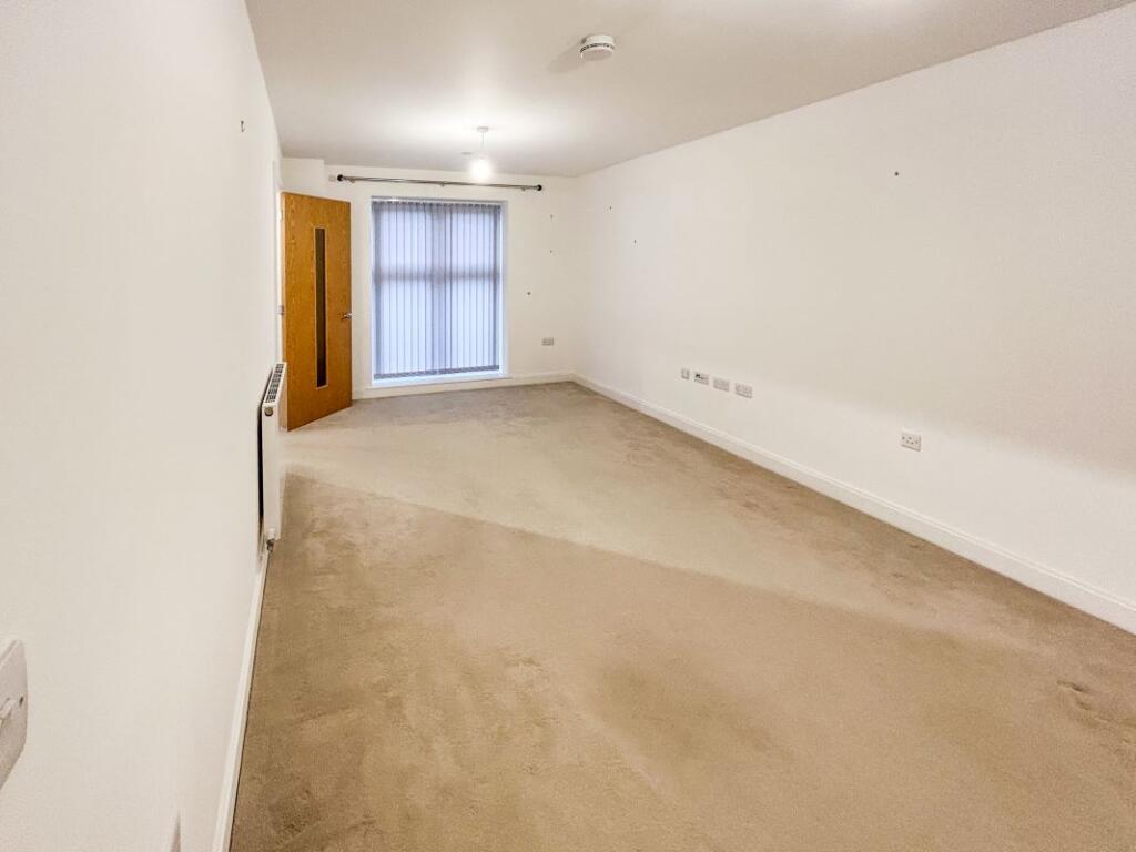 Additional image 6 of Flat 3 Highclere House, 98 Great North Road, Hatfield, Hertfordshire, AL9 5DB