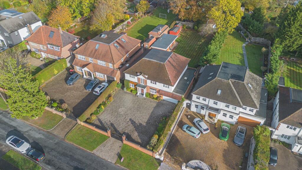 Additional image 36 of Mymms Drive, Brookmans Park, AL9