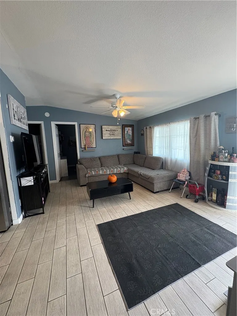 Additional image 30 of 3825 Crestmore Rd Unit 414, Riverside, CA 92509