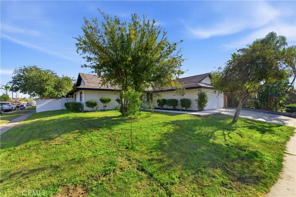 24032 Gemwood Dr, Lake Forest, CA 92630