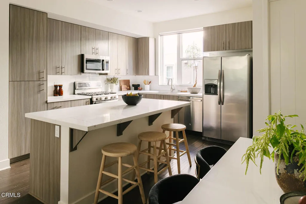 Additional image 3 of 2753 Waverly Drive Unit 302, Los Angeles, CA 90039