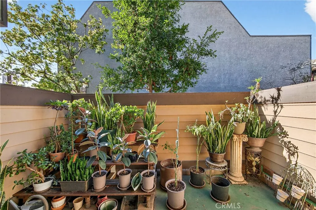 Additional image 23 of 421 S Van Ness Ave Unit 6, Los Angeles, CA 90020