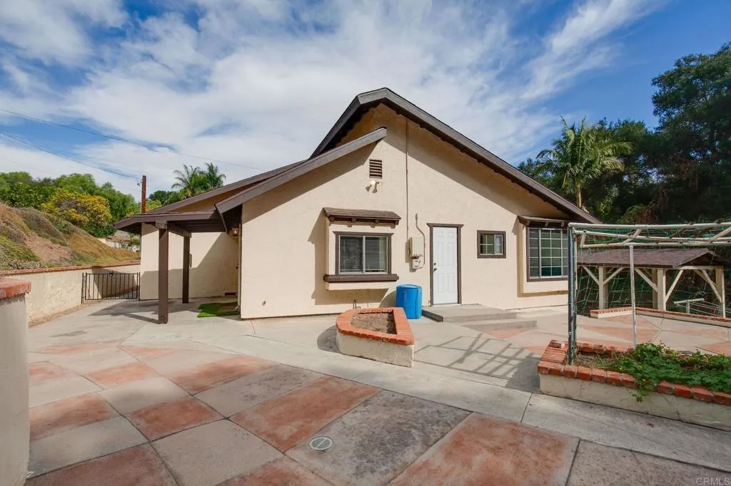 Additional image 5 of 2573 Los Alisos S, Fallbrook, CA 92028