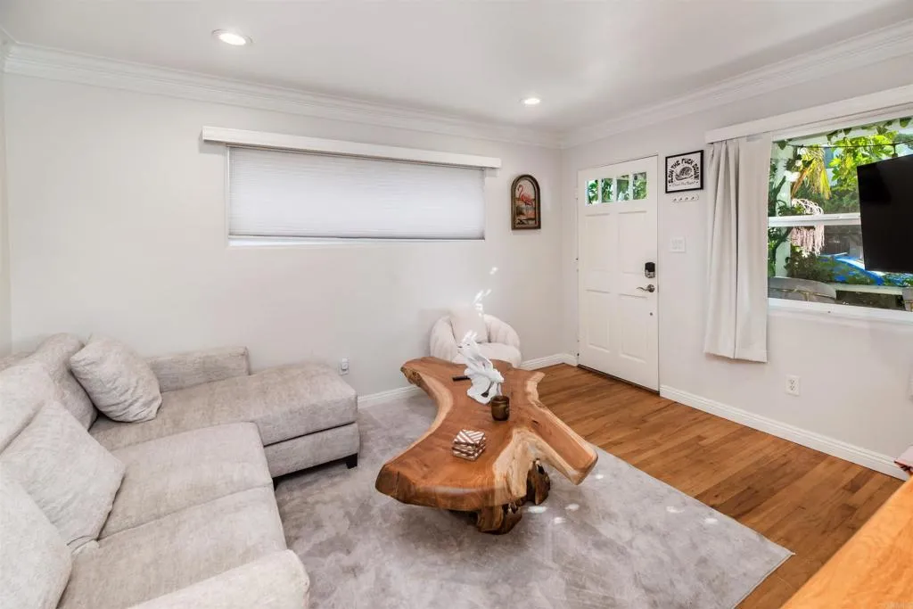 Additional image 8 of 876 Thomas Avenue, San Diego, CA 92109