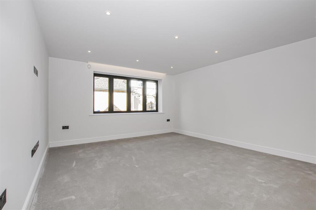 Additional image 9 of The Squirrels, Bricket Wood, St. Albans