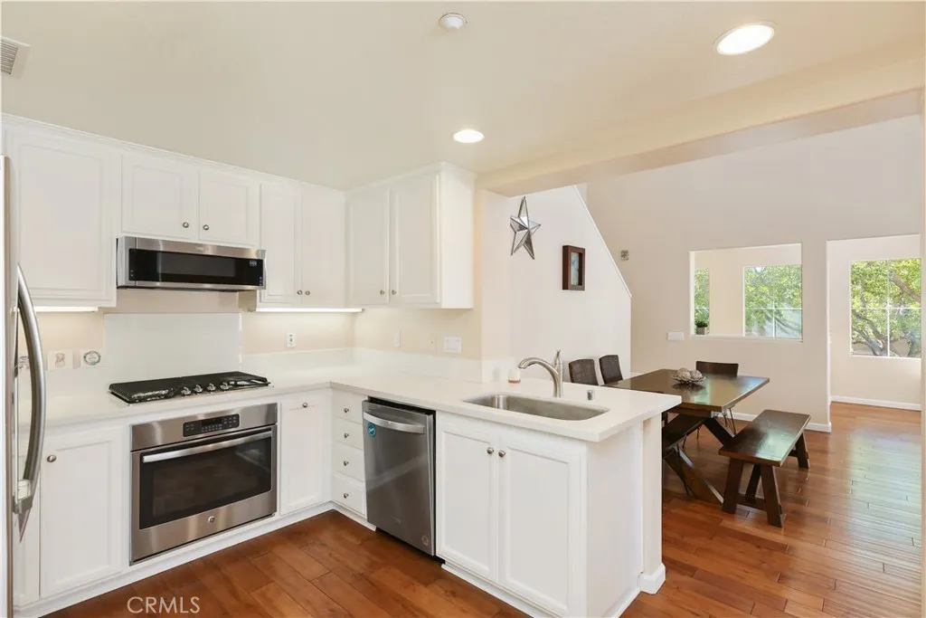 Additional image 58 of 51 Olivehurst, Irvine, CA 92602