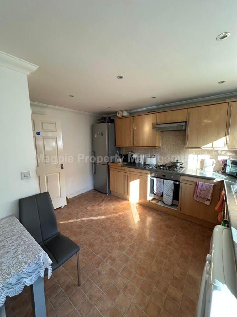 Additional image 5 of Hatfield