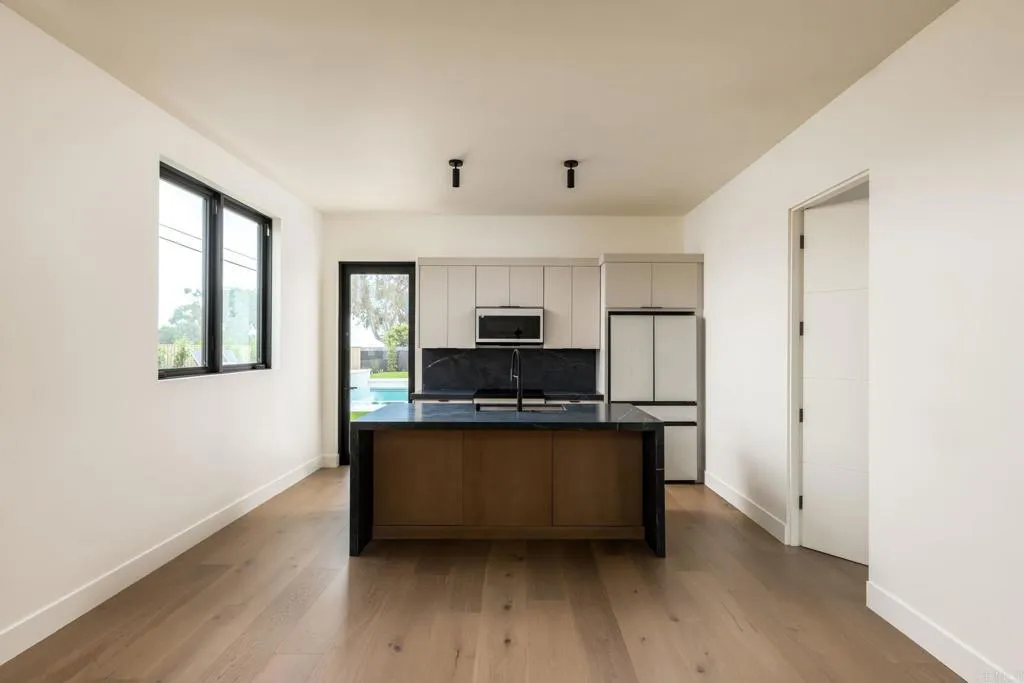 Additional image 34 of 601 N Cedros, Solana Beach, CA 92075