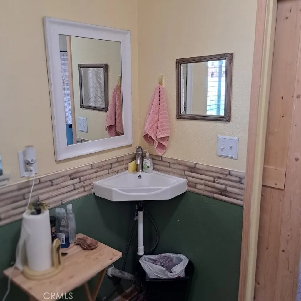 Additional image 17 of 860 S Alessandro St, Hemet, CA 92543