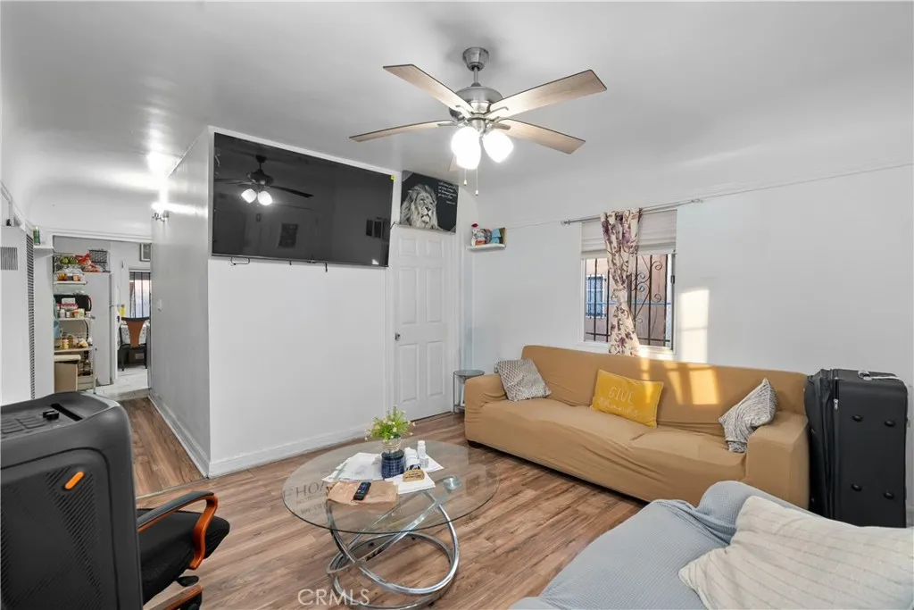 Additional image 40 of 641 W 108th St, Los Angeles, CA 90044