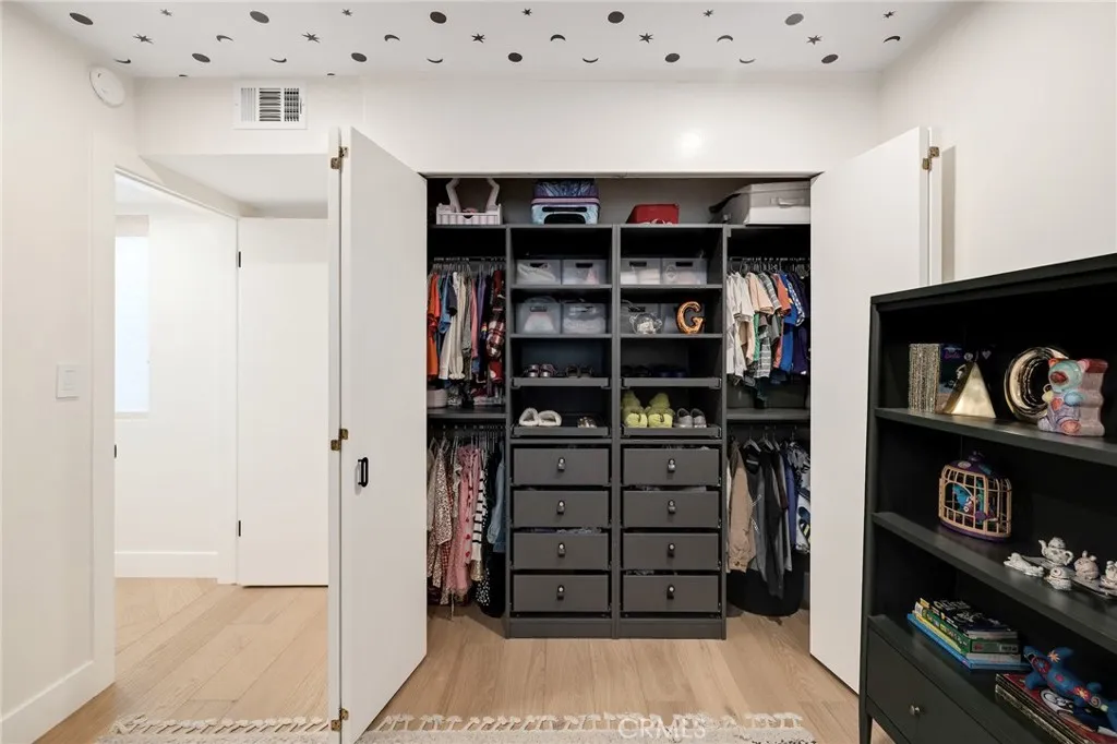 Additional image 123 of 1326 Voorhees Ave., Manhattan Beach, CA 90266