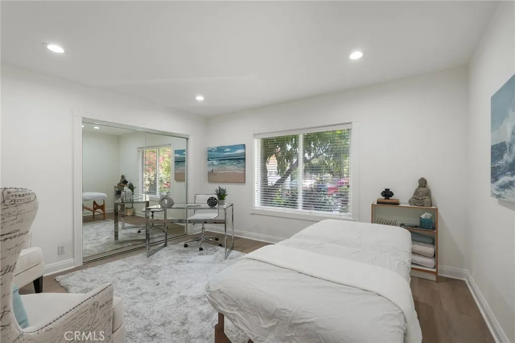 Additional image 46 of 18760 Wells, Tarzana, CA 91356