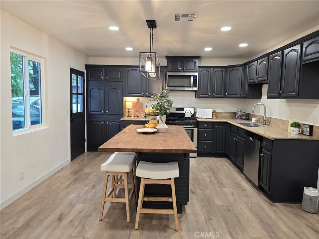 Additional image 3 of 608 S Buena Vista St, Hemet, CA 92543