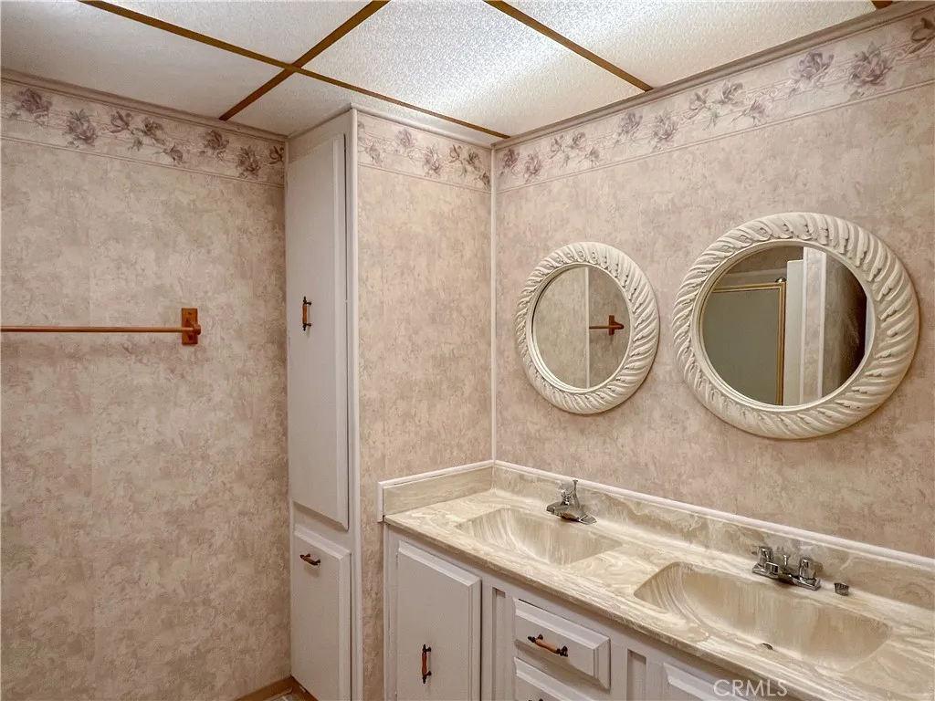 Additional image 77 of 3608 Sahara, Bakersfield, CA 93313