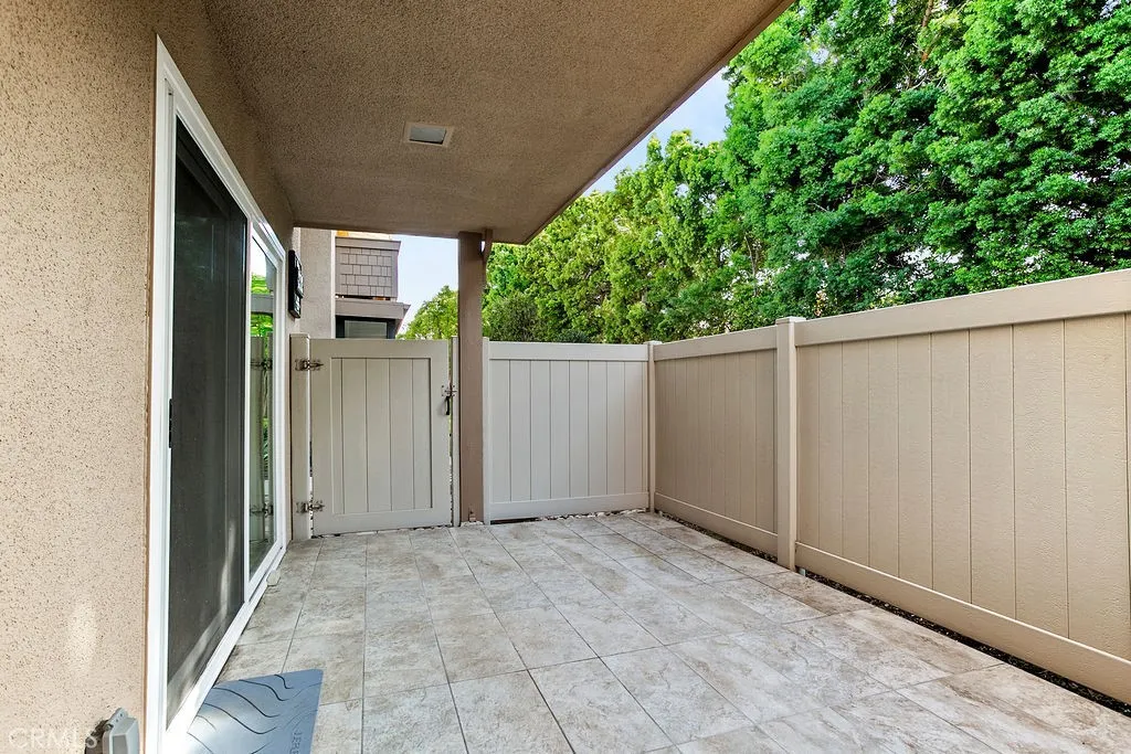 Property image for 8877 Lauderdale Court Unit 212B, Huntington Beach, CA 92646