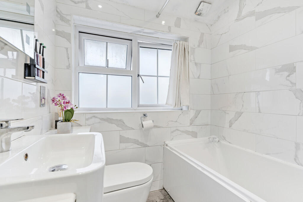 Additional image 15 of Howlands, Welwyn Garden City