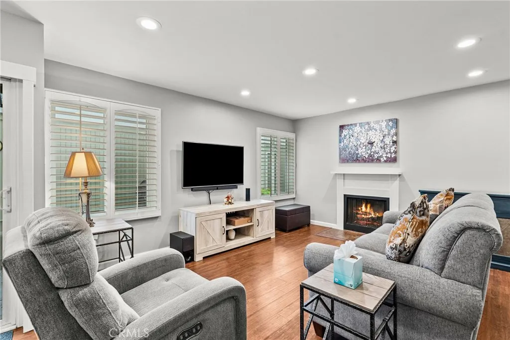 Additional image 28 of 22123 Burbank Blvd #2, Woodland Hills, CA 91367